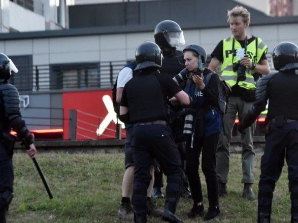 Європейська спілка мовників засудила поліцейські напади на журналістів у Білорусі